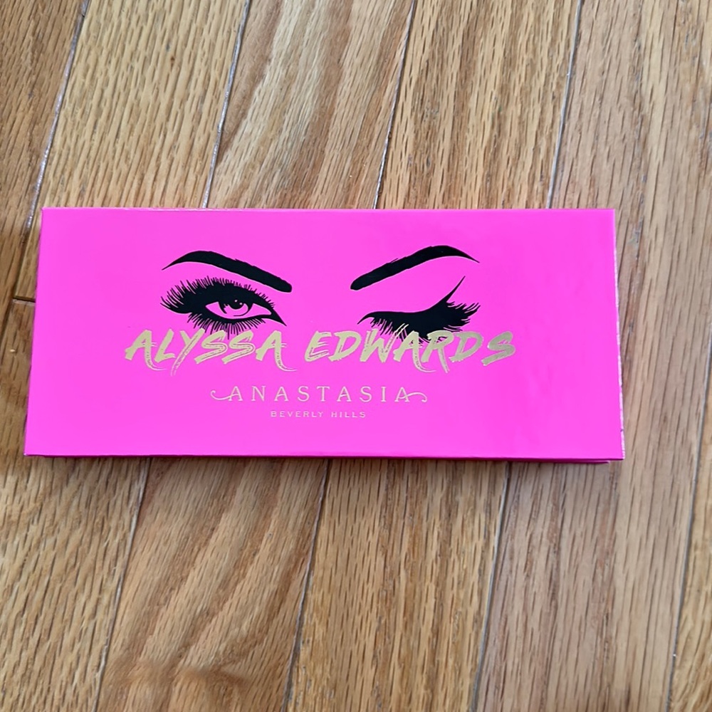 Anastasia Alyssa Edward palette